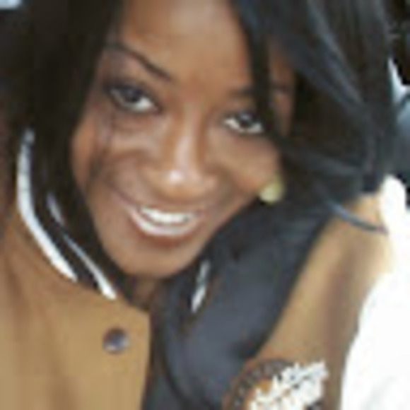 Meet your Posher, Deirtra - Picture 1 of 1